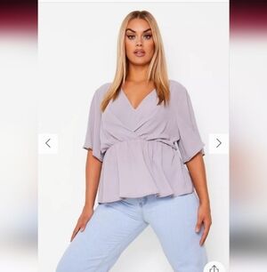 ❄️❄️ Boohoo size 18 angel sleeve blouse